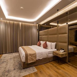 Xyz Hotel
